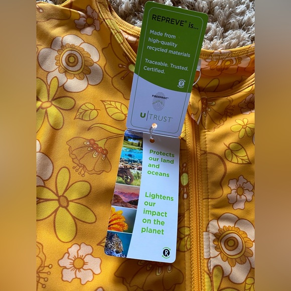 Repreve Women’s Small Retro Style Rash guard Swimsuit - Picture 3 of 4